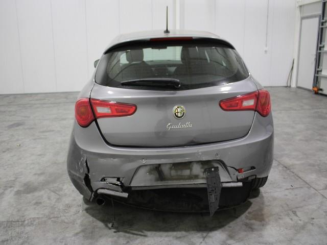 Photo 5 VIN: ZAR94000007373621 - ALFA ROMEO GIULIETTA HATCHBACK 