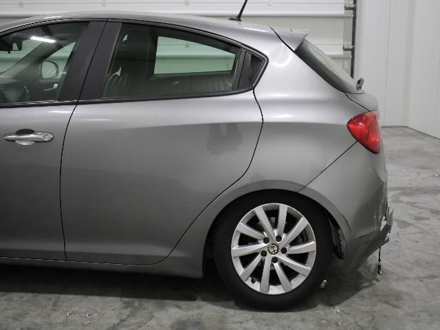 Photo 6 VIN: ZAR94000007373621 - ALFA ROMEO GIULIETTA HATCHBACK 