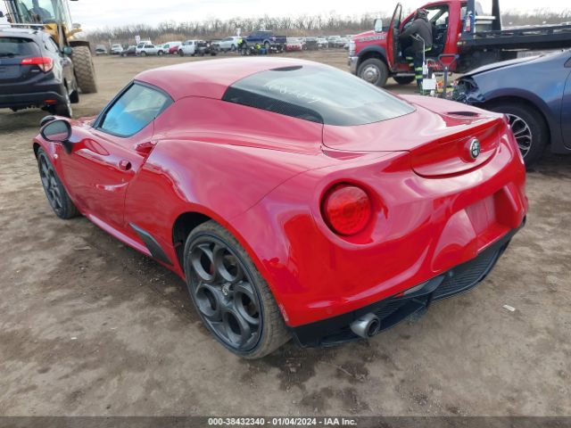 Photo 2 VIN: ZARBAAA44FM168129 - ALFA-ROMEO 4C 