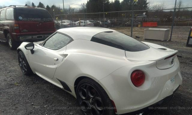 Photo 2 VIN: ZARBAAA46FM158511 - ALFA ROMEO 4C 