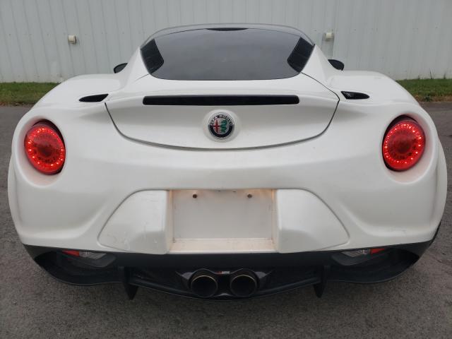 Photo 8 VIN: ZARBAAA48HM218419 - ALFA ROMEO 4C 