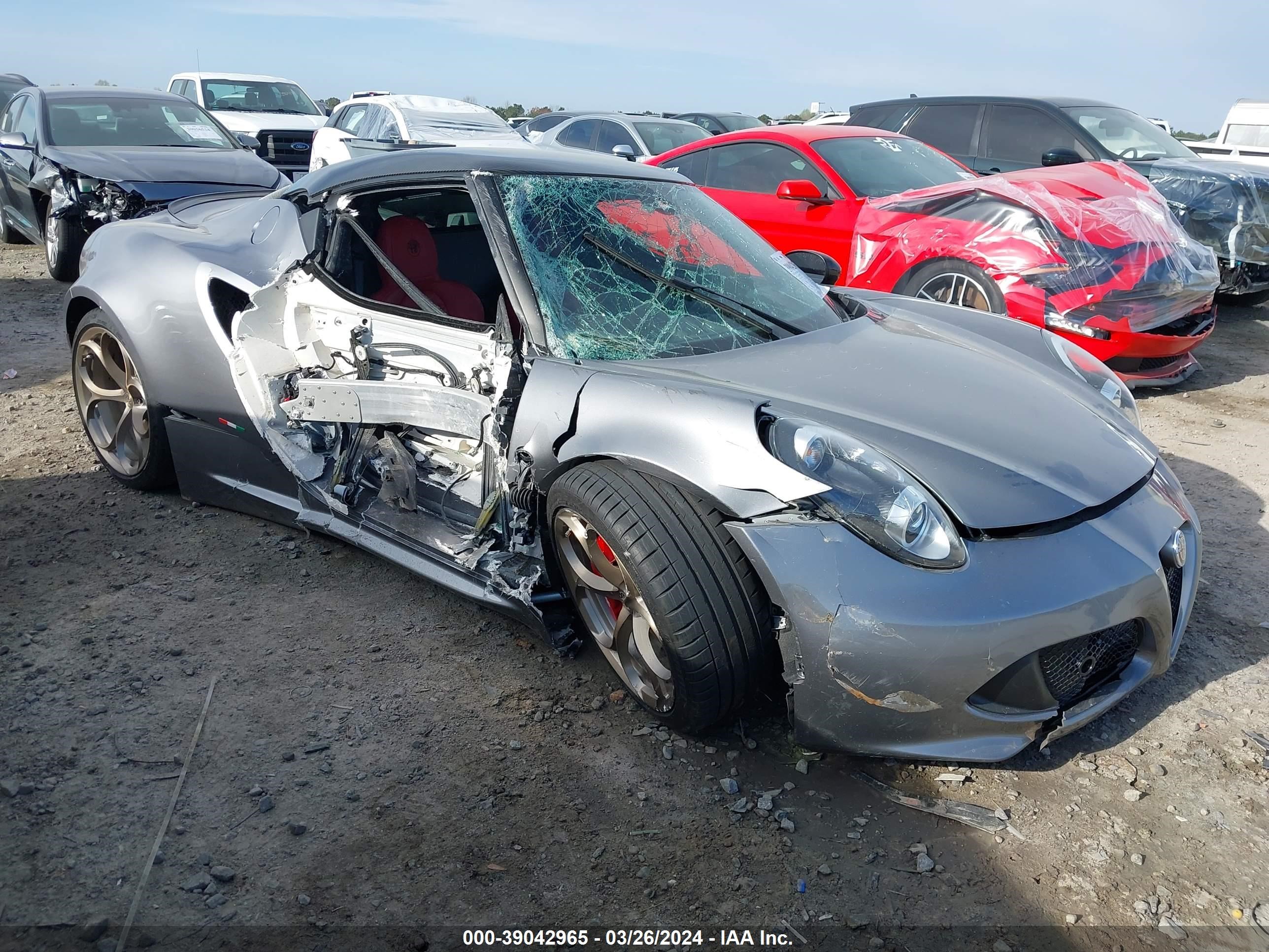 Photo 0 VIN: ZARBAAA4XHM244987 - ALFA-ROMEO 4C 