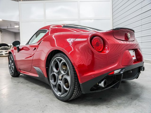 Photo 8 VIN: ZARBAAC44FM143759 - ALFA ROMEO 4C 