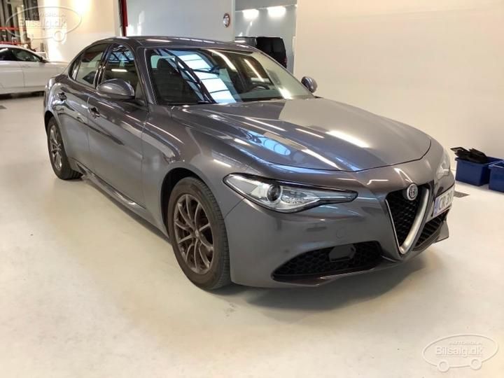 Photo 3 VIN: ZAREAEBN1K7611356 - ALFA ROMEO GIULIA SALOON 