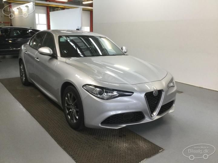 Photo 18 VIN: ZAREAEBN3K7608247 - ALFA-ROMEO GIULIA SALOON 