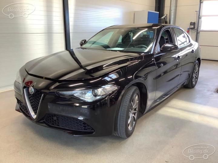 Photo 1 VIN: ZAREAEBN3K7611309 - ALFA-ROMEO GIULIA SALOON 