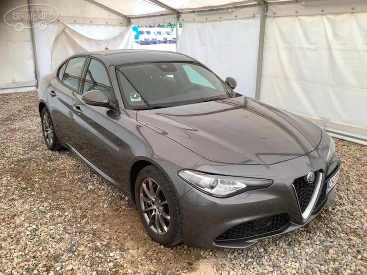 Photo 12 VIN: ZAREAEBN6K7611479 - ALFA ROMEO GIULIA SALOON 