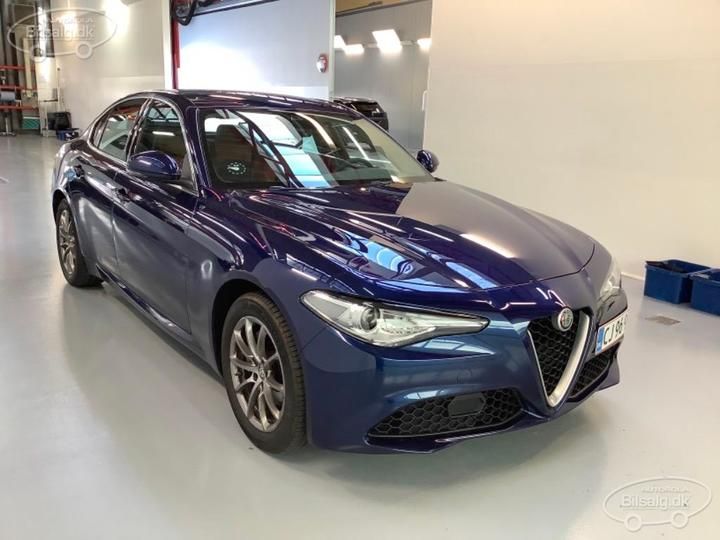 Photo 3 VIN: ZAREAEBN6K7616178 - ALFA-ROMEO GIULIA SALOON 