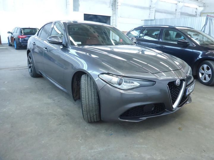 Photo 2 VIN: ZAREAEBN8K7597648 - ALFA-ROMEO GIULIA 