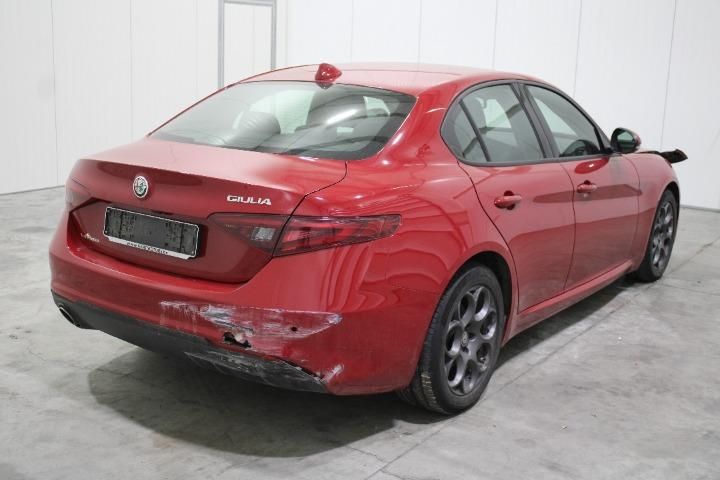 Photo 3 VIN: ZAREAEBX1K7603081 - ALFA-ROMEO GIULIA SALOON 