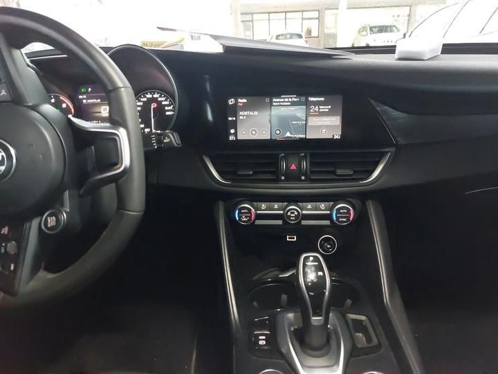 Photo 10 VIN: ZAREAEBX3L7640439 - 21 ALFA ROMEO GIULIA 