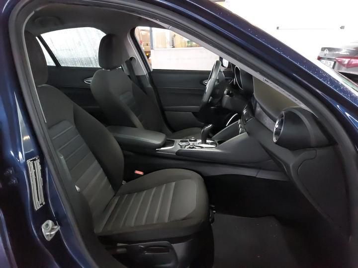 Photo 6 VIN: ZAREAEBX3L7640439 - 21 ALFA ROMEO GIULIA 