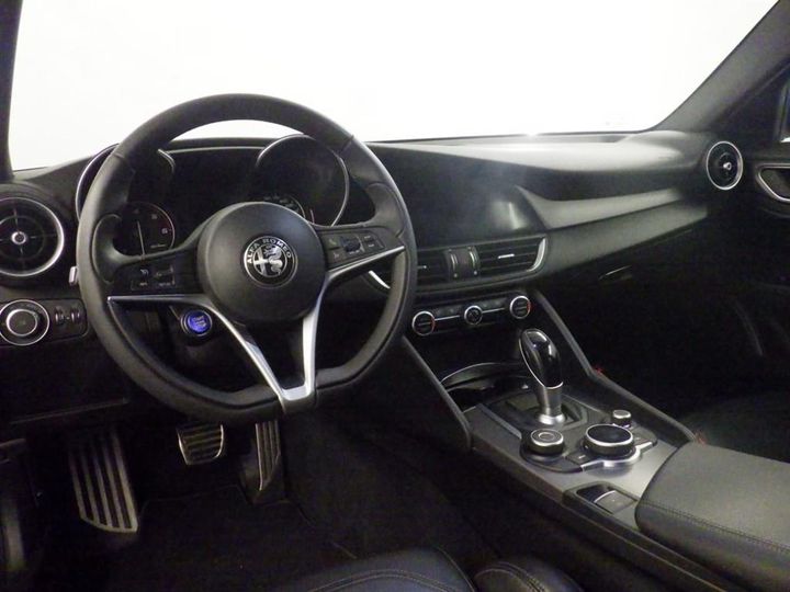 Photo 2 VIN: ZAREAEBX5K7611796 - ALFA ROMEO GIULIA 