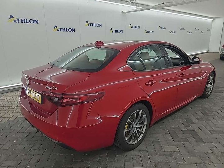 Photo 3 VIN: ZAREAECN2J7581085 - ALFA-ROMEO GIULIA SEDAN 