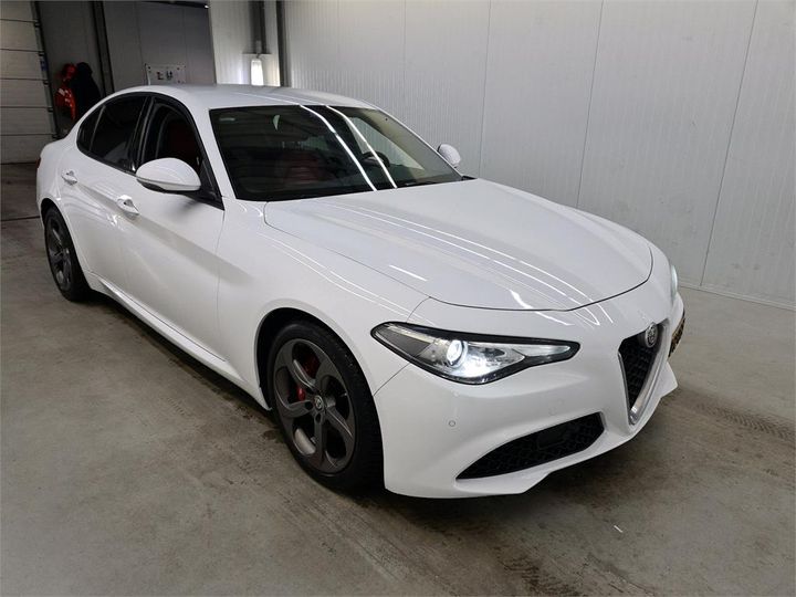 Photo 2 VIN: ZAREAECN3H7560451 - ALFA-ROMEO GIULIA 