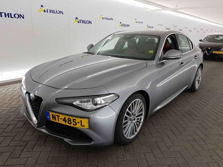 Photo 0 VIN: ZAREAECN4H7543707 - ALFA ROMEO GIULIA SEDAN 