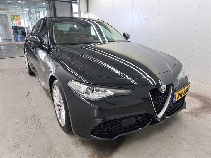 Photo 2 VIN: ZAREAECN4H7569501 - ALFA-ROMEO GIULIA 