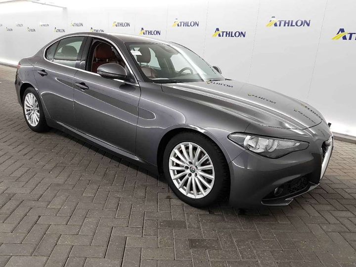 Photo 2 VIN: ZAREAECU1H7522501 - ALFA-ROMEO GIULIA SEDAN 