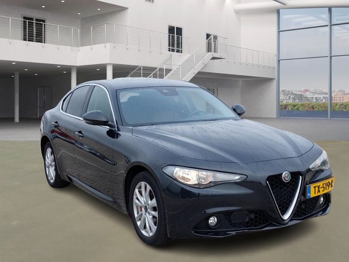 Photo 2 VIN: ZAREAECU4H7525117 - ALFA ROMEO GIULIA 