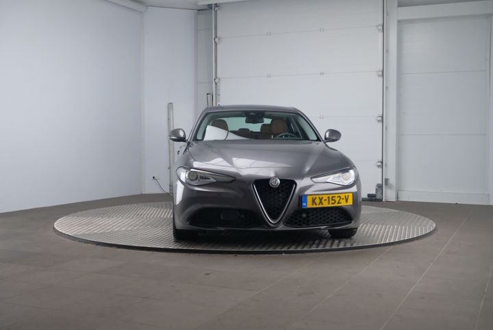 Photo 6 VIN: ZAREAECU5H7524350 - ALFA-ROMEO GIULIA 