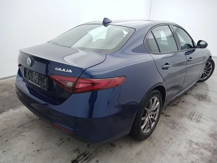 Photo 2 VIN: ZAREAECU5H7527104 - ALFA ROMEO GIULIA &#3916 