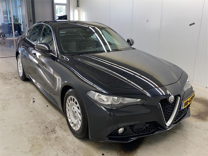 Photo 2 VIN: ZAREAECU6H7530836 - ALFA-ROMEO GIULIA 