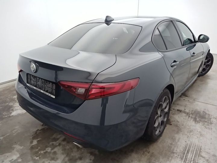 Photo 2 VIN: ZAREAECU6J7586930 - ALFA ROMEO GIULIA &#3916 