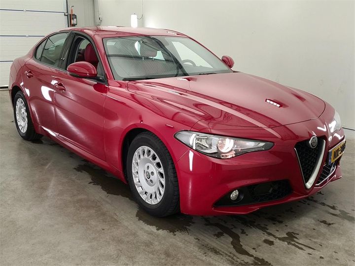 Photo 8 VIN: ZAREAECU8H7547363 - ALFA ROMEO GIULIA 