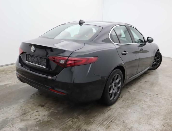 Photo 2 VIN: ZAREAECU8J7582605 - ALFA-ROMEO GIULIA &#3916 