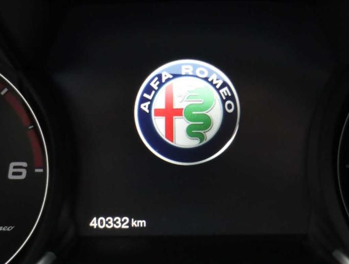 Photo 6 VIN: ZAREAECU8J7582605 - ALFA-ROMEO GIULIA &#3916 