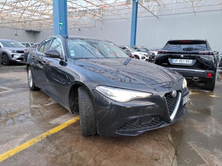 Photo 3 VIN: ZAREAECU8J7593832 - 29 ALFA ROMEO GIULIA 