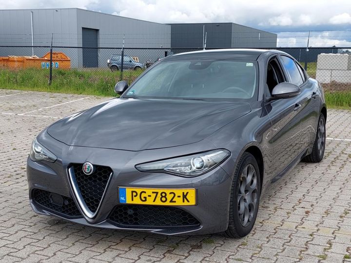 Photo 1 VIN: ZAREAECUXH7554220 - ALFA-ROMEO GIULIA 