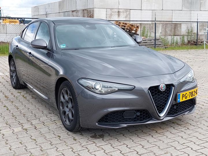 Photo 2 VIN: ZAREAECUXH7554220 - ALFA-ROMEO GIULIA 