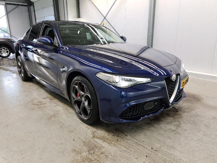 Photo 2 VIN: ZAREAEGN4J7591255 - ALFA ROMEO GIULIA 