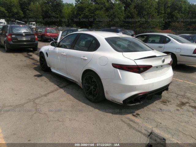 Photo 2 VIN: ZARFAEAV4J7586201 - ALFA-ROMEO GIULIA QUADRIFOGLIO 