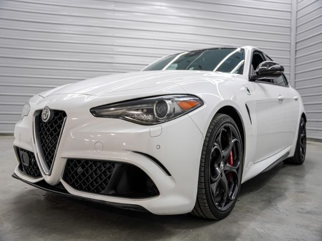 Photo 3 VIN: ZARFAEAV6H7538547 - ALFA-ROMEO GIULIA QUADRIFOGLIO 