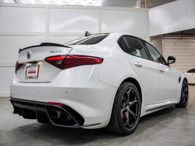 Photo 9 VIN: ZARFAEAV6H7538547 - ALFA-ROMEO GIULIA QUADRIFOGLIO 