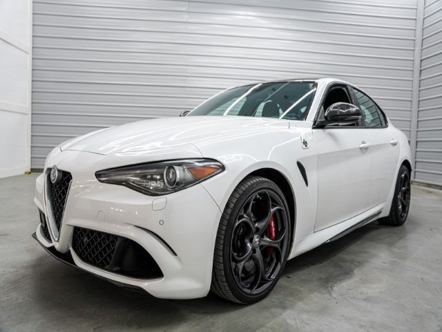 Photo 1 VIN: ZARFAEAV6H7538547 - ALFA-ROMEO GIULIA QUADRIFOGLIO 