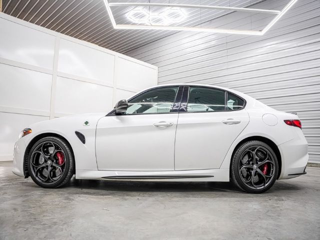 Photo 3 VIN: ZARFAEAV6H7538547 - ALFA ROMEO GIULIA QUADRIFOGLIO 