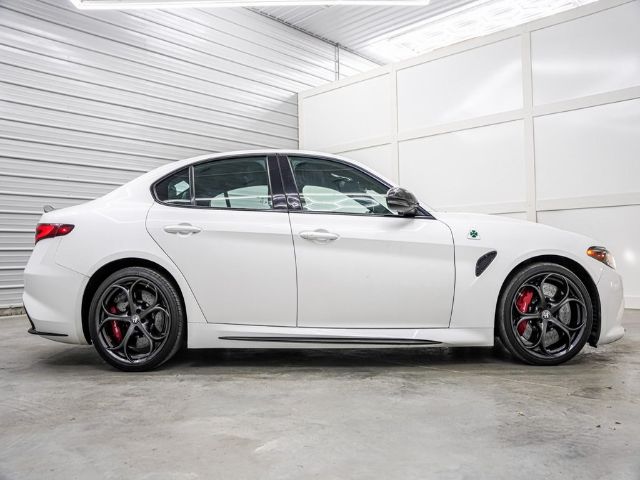 Photo 9 VIN: ZARFAEAV6H7538547 - ALFA ROMEO GIULIA QUADRIFOGLIO 