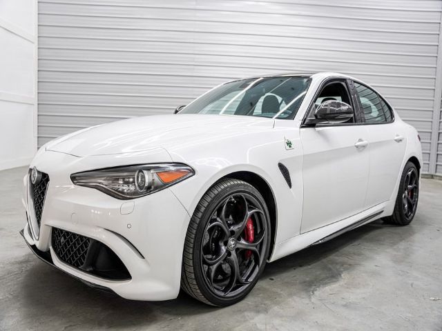 Photo 1 VIN: ZARFAEAV6H7538547 - ALFA-ROMEO GIULIA QUADRIFOGLIO 