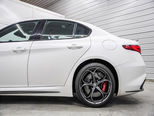 Photo 5 VIN: ZARFAEAV6H7538547 - ALFA-ROMEO GIULIA QUADRIFOGLIO 