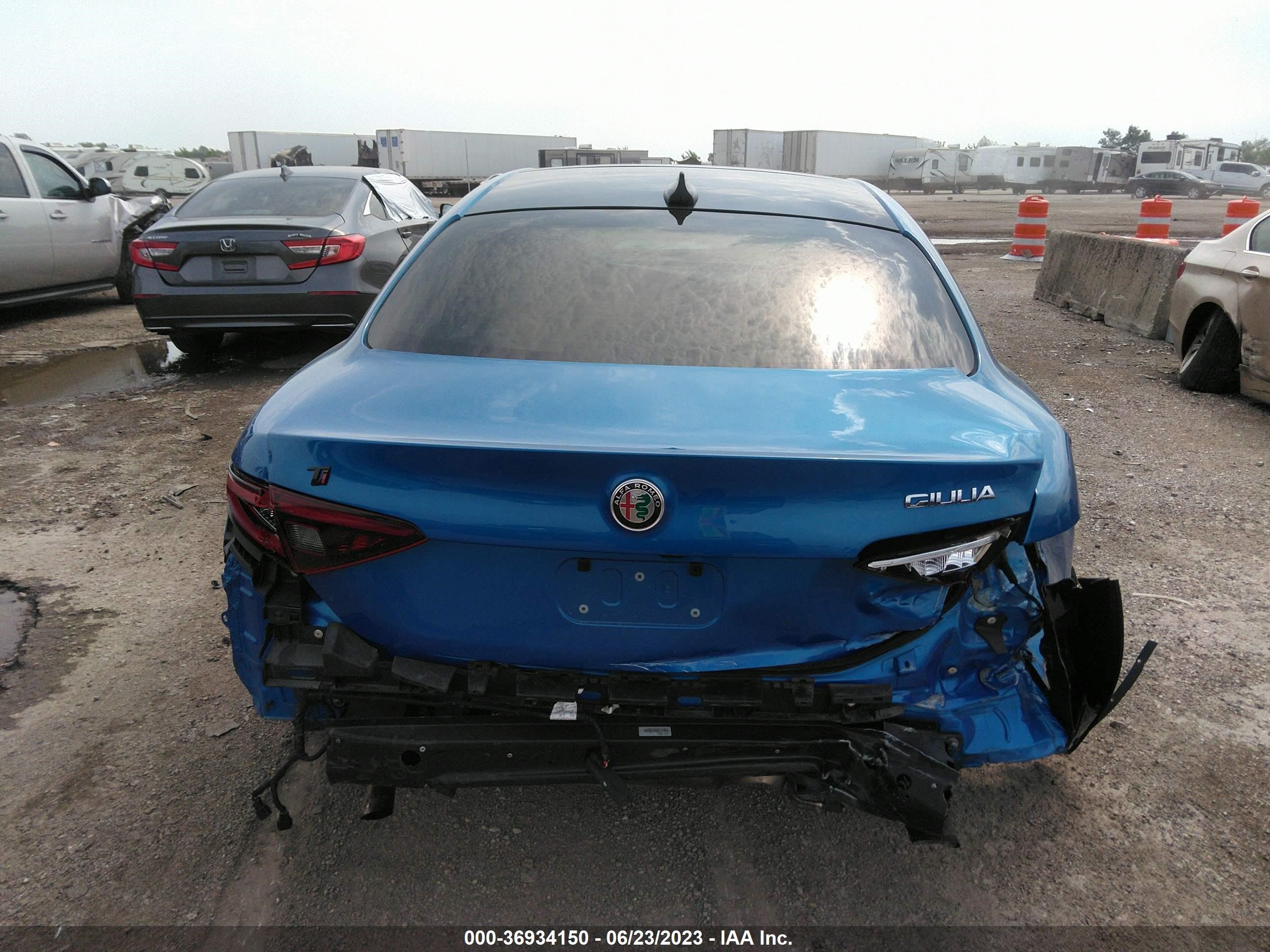 Photo 15 VIN: ZARFAECN4J7581495 - ALFA-ROMEO GIULIA 