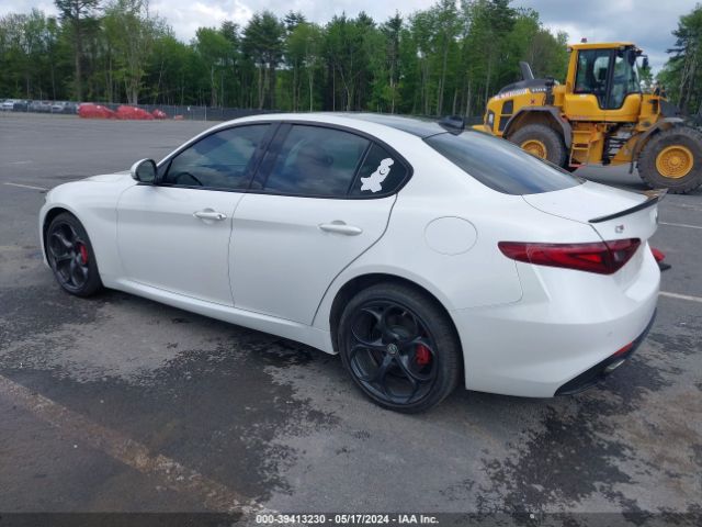 Photo 2 VIN: ZARFAEEN1J7590300 - ALFA-ROMEO GIULIA 