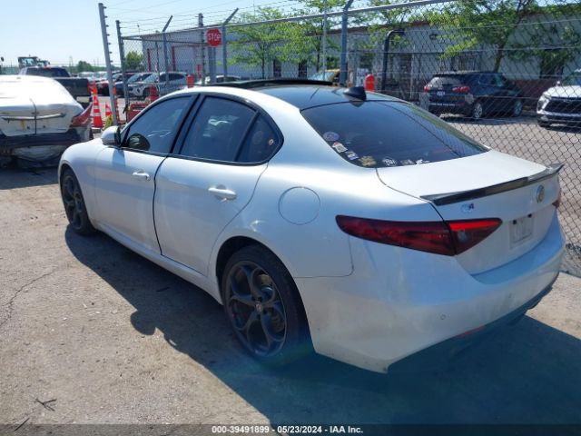 Photo 2 VIN: ZARFAEEN6J7569040 - ALFA-ROMEO GIULIA 