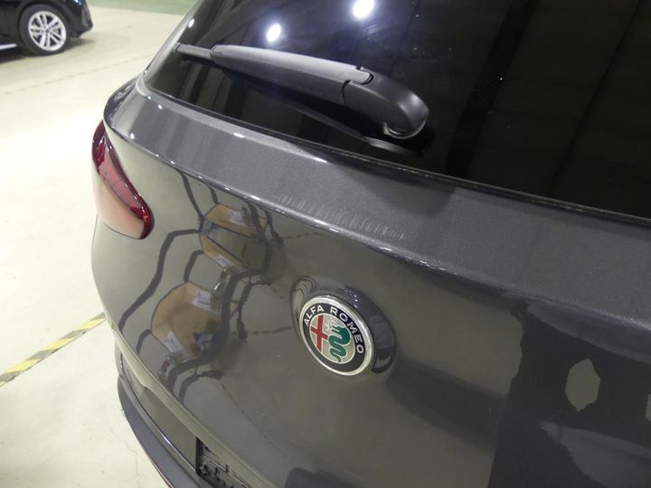 Photo 27 VIN: ZARFAGBU6J7B90470 - ALFA ROMEO STELVIO 