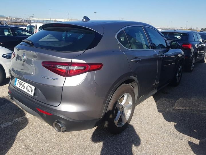 Photo 2 VIN: ZARFAGBU7J7C05848 - ALFA ROMEO STELVIO 