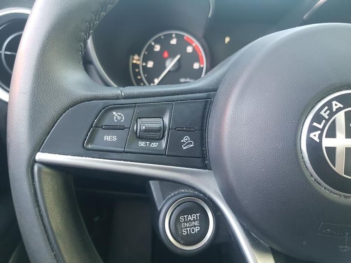 Photo 21 VIN: ZARFAGBU7J7C05848 - ALFA ROMEO STELVIO 