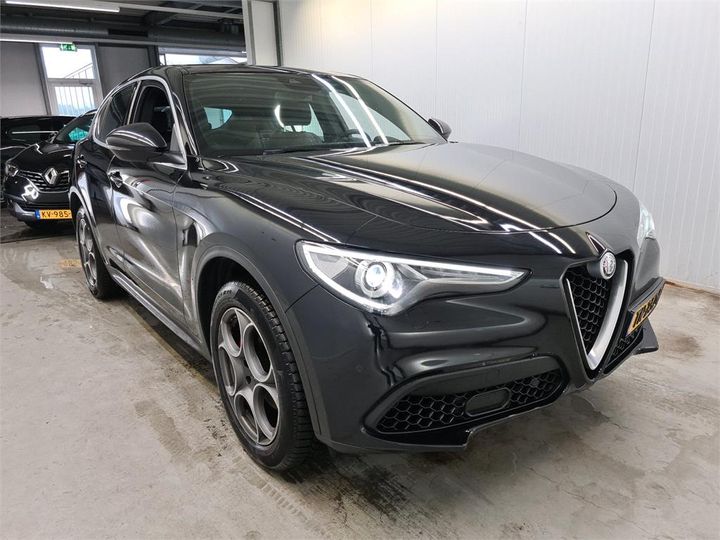 Photo 2 VIN: ZARFAHBN4J7C18765 - ALFA-ROMEO STELVIO 