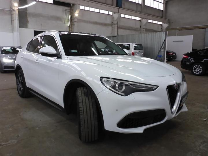 Photo 2 VIN: ZARFAHBNXH7B81411 - ALFA-ROMEO STELVIO 